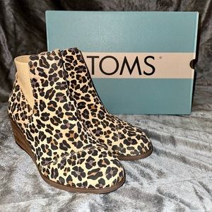 TOMS Sadie Tan Classic Leopard Printed Suede